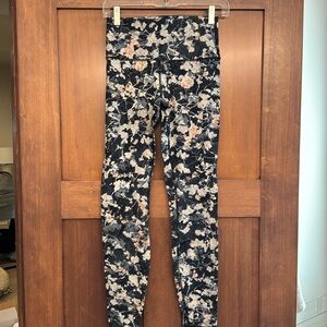 Lululemon leggings size 6